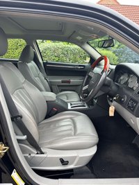USED 2005 55 CHRYSLER 300C 3.5 V6 RHD 4d 250 BHP DRIVES AND PERFORMS SUPERB