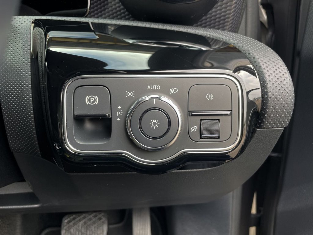 USED 2018 68 MERCEDES-BENZ A-CLASS 1.5 A 180 D SPORT 5d 114 BHP 