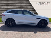 USED 2016 16 JAGUAR F-PACE 3.0 V6 S AWD 5d 296 BHP &pound;4500 IN FACTOYR OPTIONS - PANORAMIC SUNROOF - 22" ALLOY WHEELS - BLACK PACK