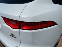USED 2016 16 JAGUAR F-PACE 3.0 V6 S AWD 5d 296 BHP &pound;4500 IN FACTOYR OPTIONS - PANORAMIC SUNROOF - 22" ALLOY WHEELS - BLACK PACK
