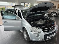 USED 2009 59 MERCEDES-BENZ M-CLASS 6.2 ML63 AMG 4MATIC 5d 503 BHP POWER ROOF - NAPPA VENTILATED FRONT SEATS - HEATED REAR SEATS