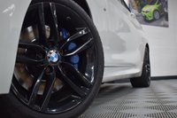 USED 2017 17 BMW 2 SERIES 2.0 220I M SPORT 2d 181 BHP SUNROOF / H&K / GENUINE CARBON