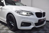 USED 2017 17 BMW 2 SERIES 2.0 220I M SPORT 2d 181 BHP SUNROOF / H&K / GENUINE CARBON