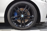 USED 2017 17 BMW 2 SERIES 2.0 220I M SPORT 2d 181 BHP SUNROOF / H&K / GENUINE CARBON