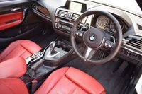 USED 2017 17 BMW 2 SERIES 2.0 220I M SPORT 2d 181 BHP SUNROOF / H&K / GENUINE CARBON