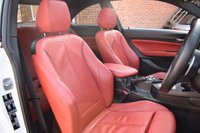 USED 2017 17 BMW 2 SERIES 2.0 220I M SPORT 2d 181 BHP SUNROOF / H&K / GENUINE CARBON