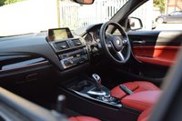 USED 2017 17 BMW 2 SERIES 2.0 220I M SPORT 2d 181 BHP SUNROOF / H&K / GENUINE CARBON