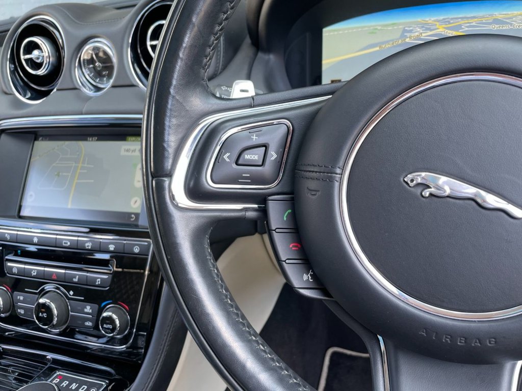 USED 2016 16 JAGUAR XJ 3.0 D V6 PORTFOLIO L 4d 296 BHP 