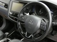 USED 2019 69 MITSUBISHI OUTLANDER 2.0 EXCEED 5d 148 BHP 7 SEATS SAT NAV LEATHER CAMERA 1 OWNER MITSUBISHI WARRANTY TILL SEPT 2024