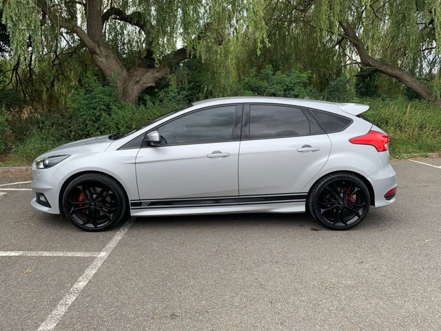 View our FORD FOCUS