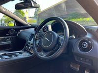 USED 2016 Y JAGUAR XJ 3.0 D V6 R-SPORT 4d 296 BHP 