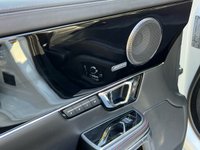 USED 2016 Y JAGUAR XJ 3.0 D V6 R-SPORT 4d 296 BHP 