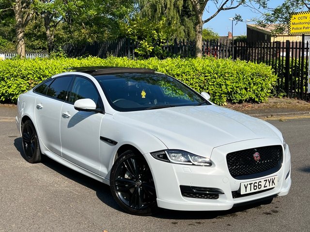 2016 Y Jaguar Xj 3.0 D V6 R-SPORT 4d 296 BHP