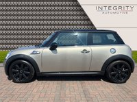 USED 2009 59 MINI HATCH COOPER 1.6 COOPER S 3d 172 BHP BLUETOOTH HANDSFREE - AUTOMATIC A/C -