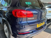USED 2015 15 VOLKSWAGEN TIGUAN 2.0 R LINE TDI BLUEMOTION TECHNOLOGY 4MOTION 5d 175 BHP SAT NAV - BLUETOOTH HANDSFREE - USB INPUT - FRONT AND REAR PARK ASSIST