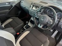 USED 2015 15 VOLKSWAGEN TIGUAN 2.0 R LINE TDI BLUEMOTION TECHNOLOGY 4MOTION 5d 175 BHP SAT NAV - BLUETOOTH HANDSFREE - USB INPUT - FRONT AND REAR PARK ASSIST
