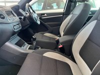USED 2015 15 VOLKSWAGEN TIGUAN 2.0 R LINE TDI BLUEMOTION TECHNOLOGY 4MOTION 5d 175 BHP SAT NAV - BLUETOOTH HANDSFREE - USB INPUT - FRONT AND REAR PARK ASSIST