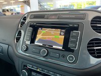 USED 2015 15 VOLKSWAGEN TIGUAN 2.0 R LINE TDI BLUEMOTION TECHNOLOGY 4MOTION 5d 175 BHP SAT NAV - BLUETOOTH HANDSFREE - USB INPUT - FRONT AND REAR PARK ASSIST