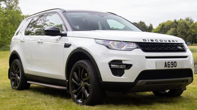 2018 68 Land Rover Discovery Sport 2.0 TD4 (180) HSE Luxury 5dr Auto Euro 6 (Panoramic Sunroof, Stealth Pack, Side Steps)