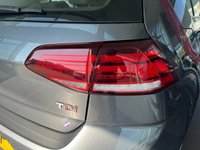 USED 2017 17 VOLKSWAGEN GOLF 1.6 SE NAVIGATION TDI BLUEMOTION TECHNOLOGY DSG 5d 114 BHP 1 FORMER OWNER