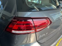USED 2017 17 VOLKSWAGEN GOLF 1.6 SE NAVIGATION TDI BLUEMOTION TECHNOLOGY DSG 5d 114 BHP 1 FORMER OWNER