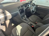 USED 2017 17 VOLKSWAGEN GOLF 1.6 SE NAVIGATION TDI BLUEMOTION TECHNOLOGY DSG 5d 114 BHP 1 FORMER OWNER