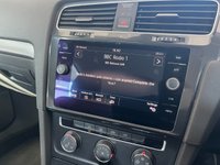 USED 2017 17 VOLKSWAGEN GOLF 1.6 SE NAVIGATION TDI BLUEMOTION TECHNOLOGY DSG 5d 114 BHP 1 FORMER OWNER