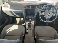 USED 2017 17 VOLKSWAGEN GOLF 1.6 SE NAVIGATION TDI BLUEMOTION TECHNOLOGY DSG 5d 114 BHP 1 FORMER OWNER
