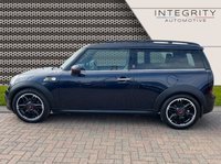 USED 2011 61 MINI CLUBMAN 2.0 COOPER D HAMPTON 5d 110 BHP NAVIGATION - BLUETOOTH HANDSFREE - PANORAMIC SUNROOF - REAR PARK ASSIST - HEATED FRONT SEATS