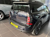 USED 2011 61 MINI CLUBMAN 2.0 COOPER D HAMPTON 5d 110 BHP NAVIGATION - BLUETOOTH HANDSFREE - PANORAMIC SUNROOF - REAR PARK ASSIST - HEATED FRONT SEATS