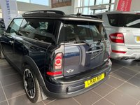 USED 2011 61 MINI CLUBMAN 2.0 COOPER D HAMPTON 5d 110 BHP NAVIGATION - BLUETOOTH HANDSFREE - PANORAMIC SUNROOF - REAR PARK ASSIST - HEATED FRONT SEATS
