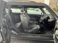 USED 2011 61 MINI CLUBMAN 2.0 COOPER D HAMPTON 5d 110 BHP NAVIGATION - BLUETOOTH HANDSFREE - PANORAMIC SUNROOF - REAR PARK ASSIST - HEATED FRONT SEATS