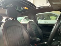 USED 2011 61 MINI CLUBMAN 2.0 COOPER D HAMPTON 5d 110 BHP NAVIGATION - BLUETOOTH HANDSFREE - PANORAMIC SUNROOF - REAR PARK ASSIST - HEATED FRONT SEATS
