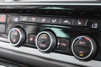 USED 2016 16 VOLKSWAGEN CARAVELLE 2.0 EXECUTIVE TDI BMT 5d 148 BHP Discover Nav, App Connect