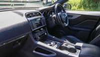 USED 2016 16 JAGUAR F-PACE 2.0d (180) R-Sport 5dr Automatic AWD Euro 6 (Sliding Panoramic Sunroof, Cold Climate Pack, Privacy) !! NATIONWIDE DELIVERY AVAILABLE !!