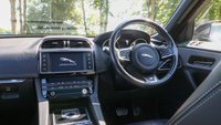 USED 2016 16 JAGUAR F-PACE 2.0d (180) R-Sport 5dr Automatic AWD Euro 6 (Sliding Panoramic Sunroof, Cold Climate Pack, Privacy) !! NATIONWIDE DELIVERY AVAILABLE !!