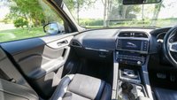 USED 2016 16 JAGUAR F-PACE 2.0d (180) R-Sport 5dr Automatic AWD Euro 6 (Sliding Panoramic Sunroof, Cold Climate Pack, Privacy) !! NATIONWIDE DELIVERY AVAILABLE !!