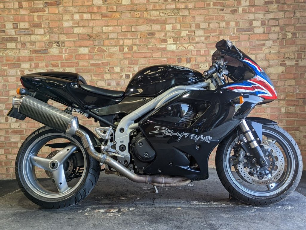 2004 triumph daytona 955i specs