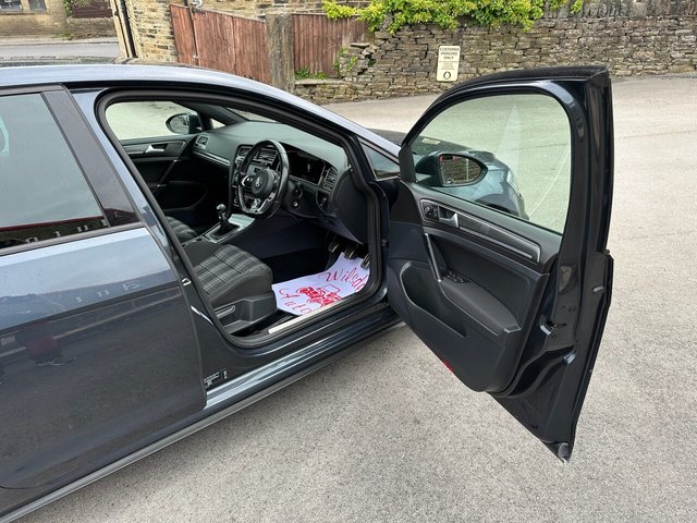 2018 VOLKSWAGEN, GOLF - Photo 9