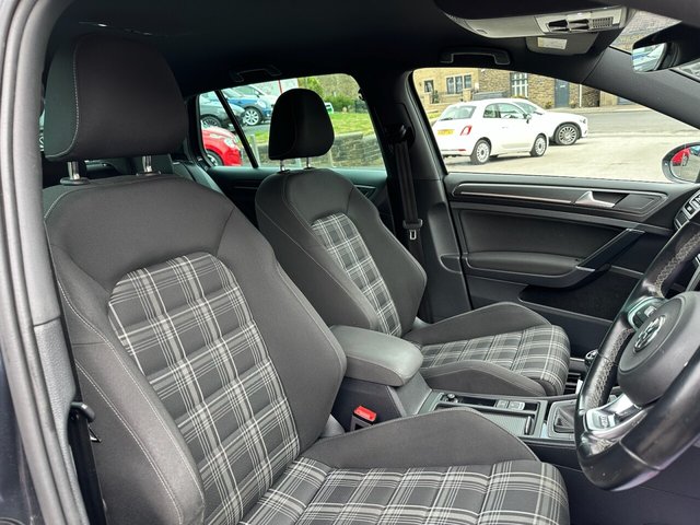 2018 VOLKSWAGEN, GOLF - Photo 11