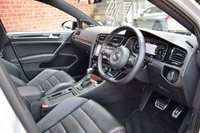 USED 2017 67 VOLKSWAGEN GOLF 2.0 R TSI DSG 5d 306 BHP PANROOF / DCC / PERFORMANCE PK