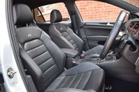 USED 2017 67 VOLKSWAGEN GOLF 2.0 R TSI DSG 5d 306 BHP PANROOF / DCC / PERFORMANCE PK