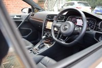 USED 2017 67 VOLKSWAGEN GOLF 2.0 R TSI DSG 5d 306 BHP PANROOF / DCC / PERFORMANCE PK