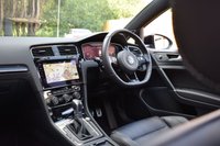 USED 2017 67 VOLKSWAGEN GOLF 2.0 R TSI DSG 5d 306 BHP PANROOF / DCC / PERFORMANCE PK