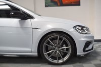 USED 2017 67 VOLKSWAGEN GOLF 2.0 R TSI DSG 5d 306 BHP PANROOF / DCC / PERFORMANCE PK