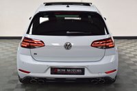 USED 2017 67 VOLKSWAGEN GOLF 2.0 R TSI DSG 5d 306 BHP PANROOF / DCC / PERFORMANCE PK