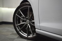 USED 2017 67 VOLKSWAGEN GOLF 2.0 R TSI DSG 5d 306 BHP PANROOF / DCC / PERFORMANCE PK