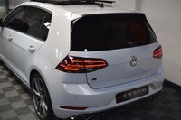 USED 2017 67 VOLKSWAGEN GOLF 2.0 R TSI DSG 5d 306 BHP PANROOF / DCC / PERFORMANCE PK