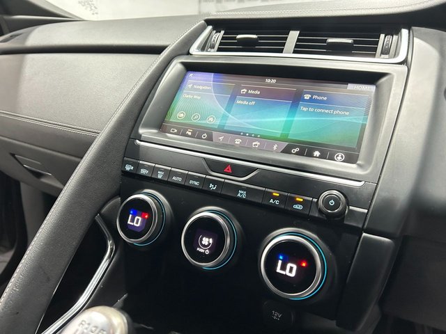 2019 JAGUAR E-PACE - Photo 12