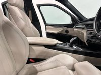 USED 2015 65 BMW X5 3.0 XDRIVE30D M SPORT 5d 255 BHP Striking Ivory White Interior, Matt Carbon Interior Accents, Panoramic Glass Slide Roof,
